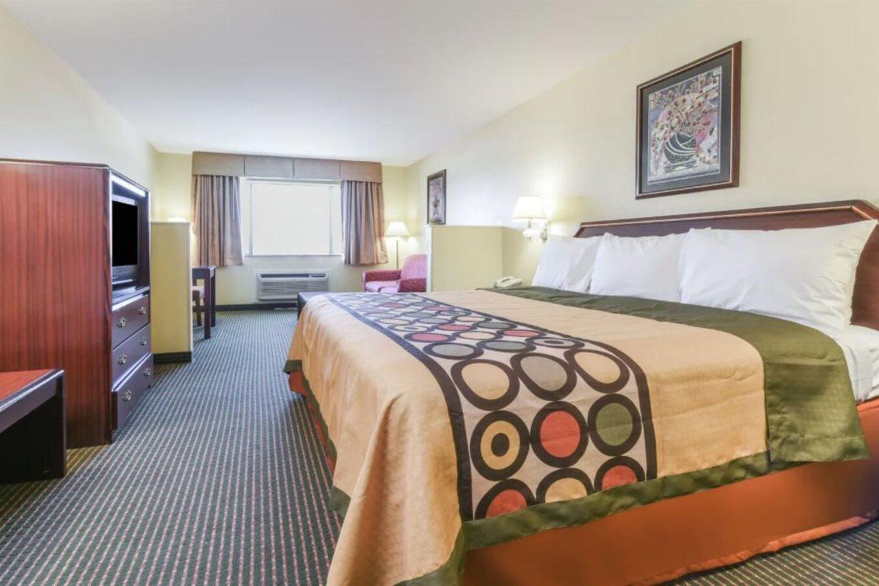 Super 8 By Wyndham Burleson Fort Worth Area Eksteriør billede