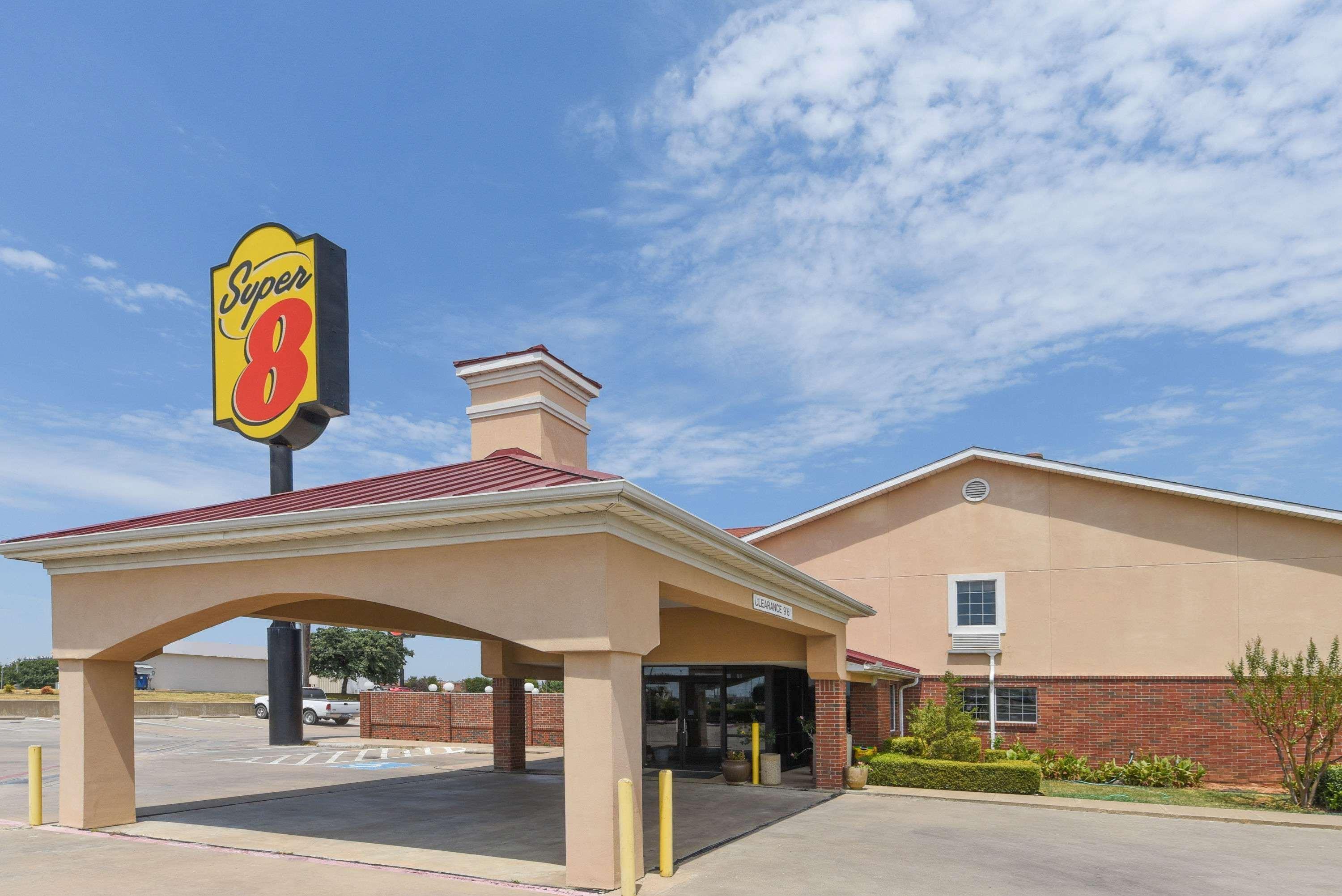 Super 8 By Wyndham Burleson Fort Worth Area Eksteriør billede